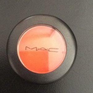 MAC Orange MATTE eyeshadow- Like new